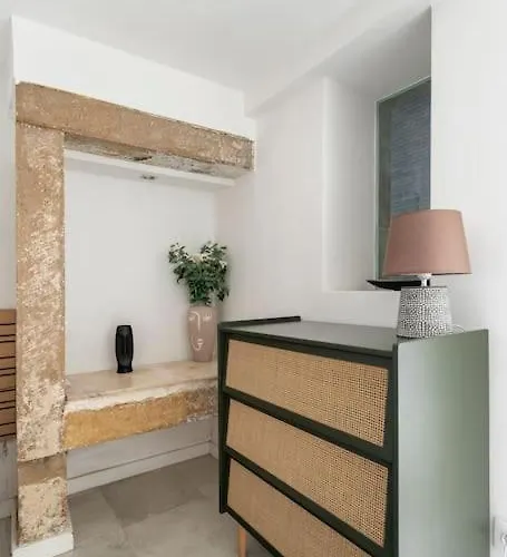 16 Rc - Patio * Lisboa